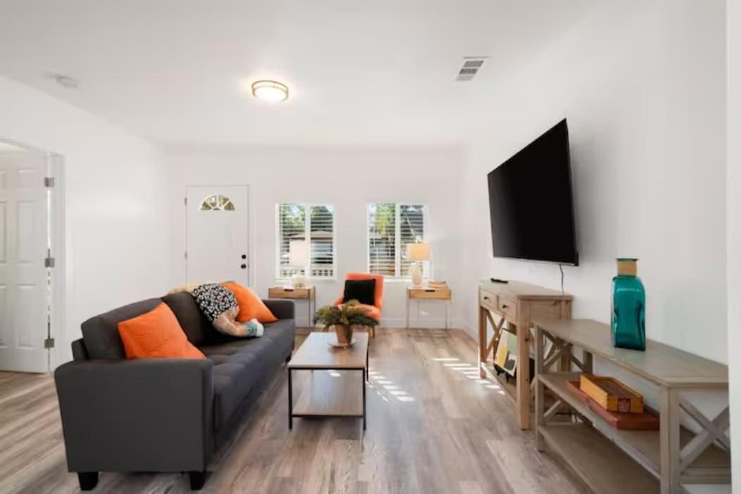Central 2Br 1Ba & Arcade Crib In The Heart Of Sac Sacramento Exterior photo
